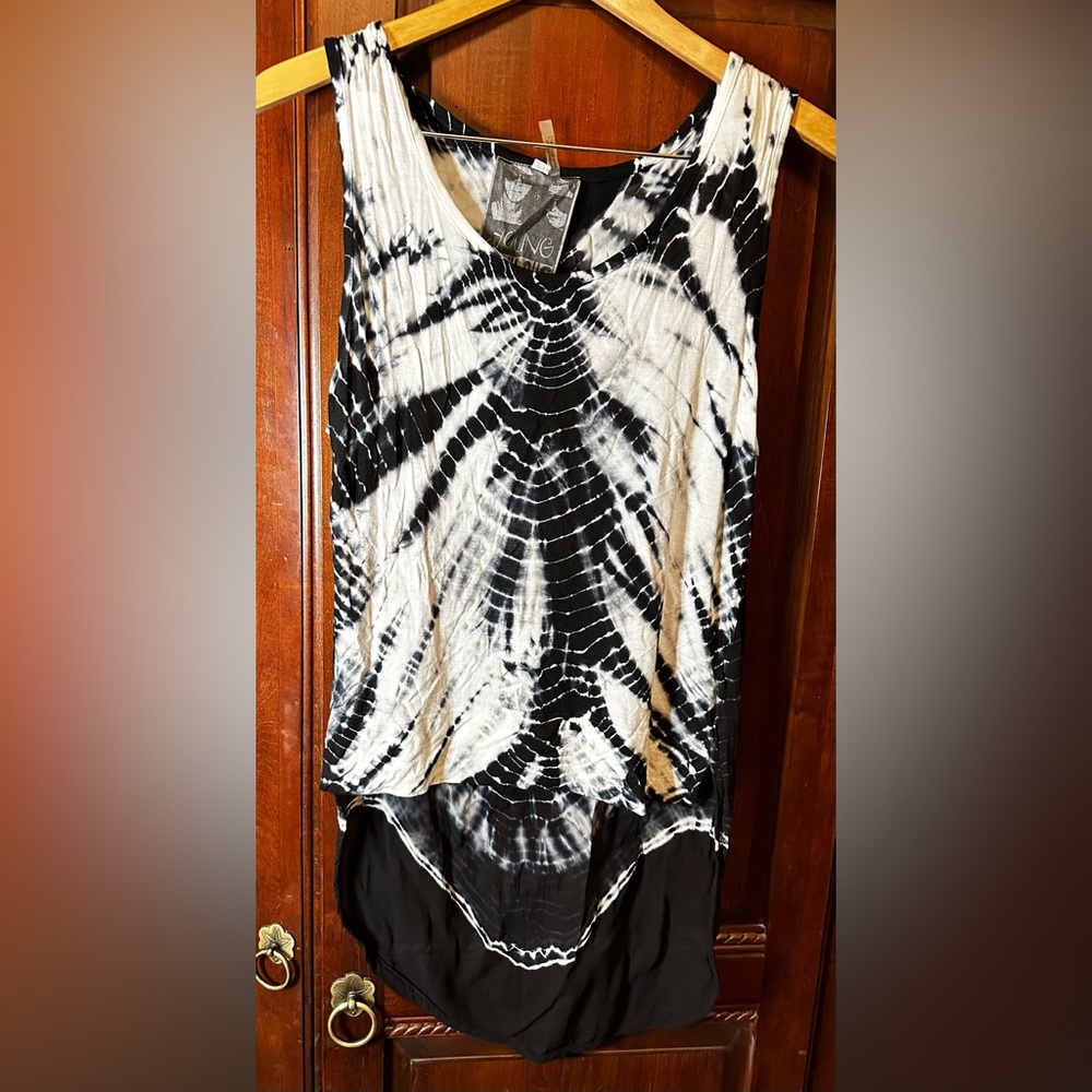 Young Fabulous & Broke black and white tie dye tank top size small